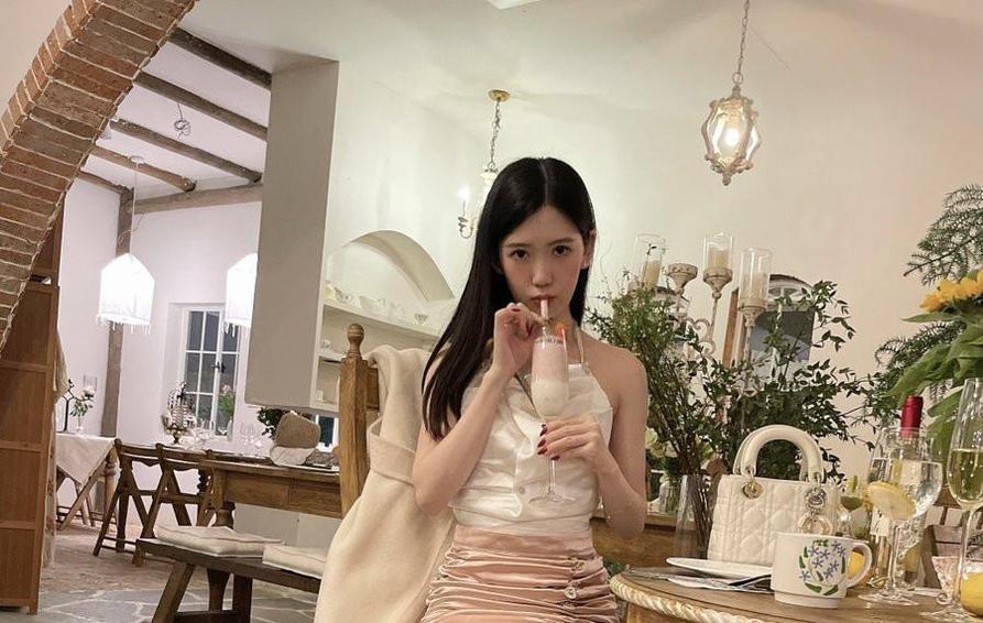 一组chloe霏霏资源密码中的加强版美图，绝不容错过