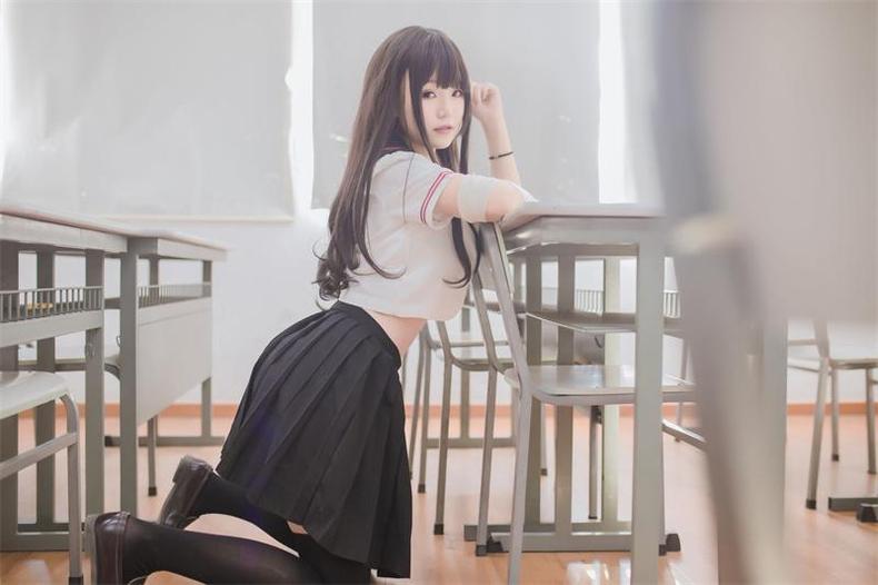 黑夜中的闪耀：Yoko宅夏水手服黑作品