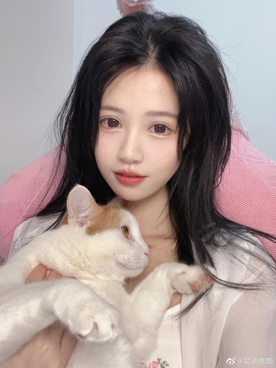 千反田鹿子加藤惠的定制化妆照片精选