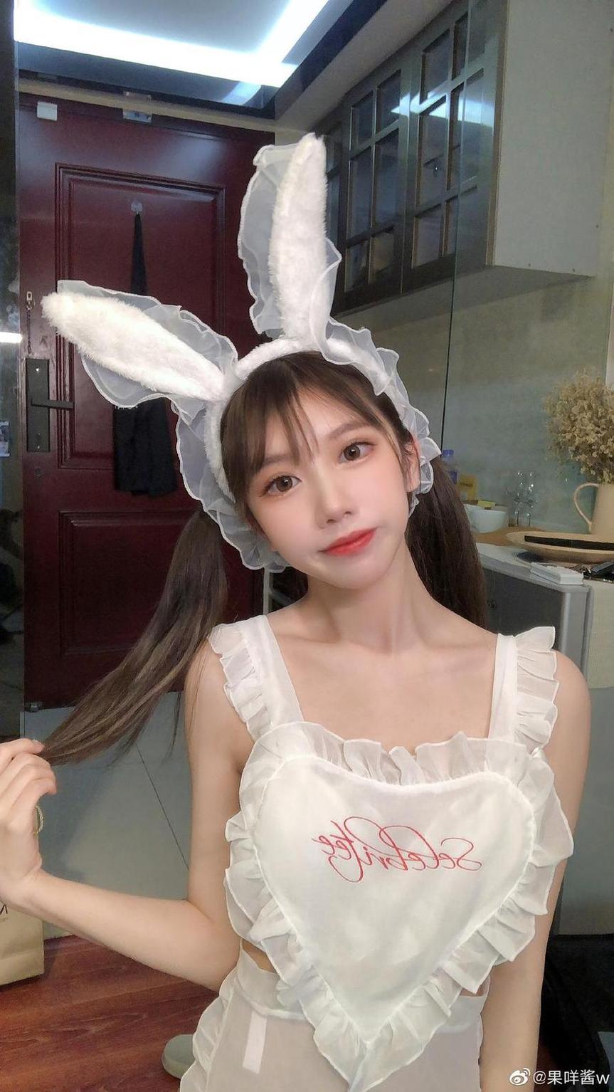 果咩酱w男友视角最新作品发布啦