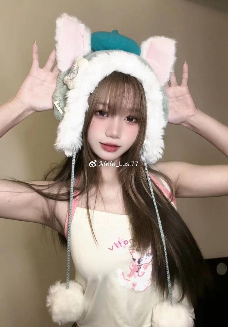 迷人的柒柒要乖哦jk，图包精选多款cosplay，让你尽情欣赏。