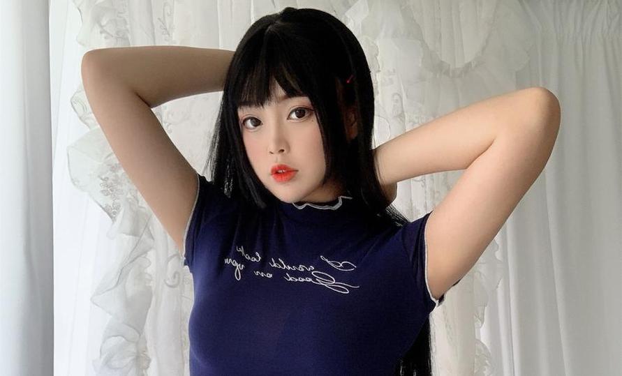 独步天下，夜色妖姬白烨coser的照片高清度爆表
