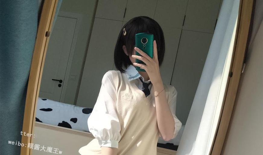 分享眼酱大魔王红茶图包：流沙中的忧伤
