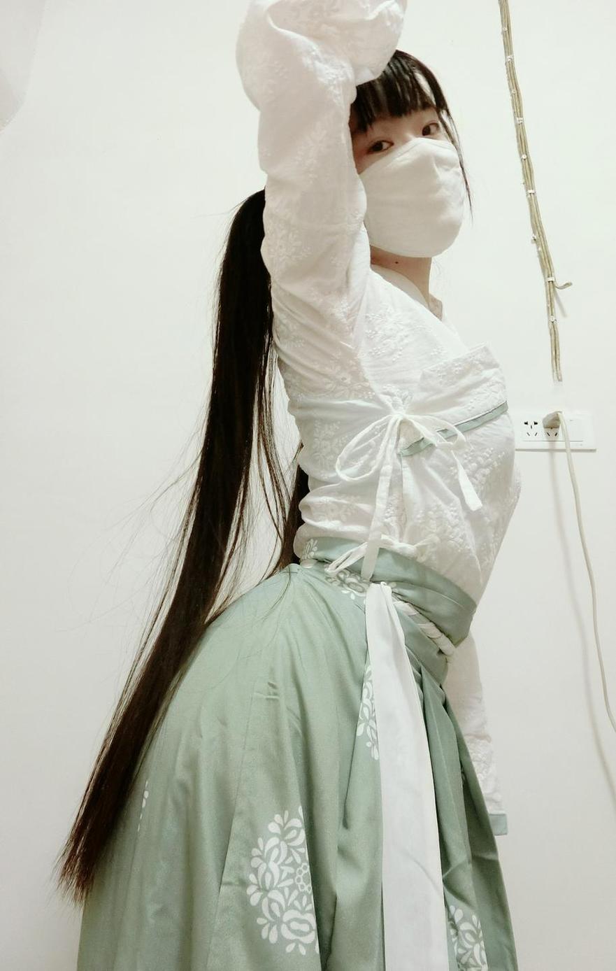西尔酱校服白s丝图包cos作品合集，机智有趣，奇思妙想