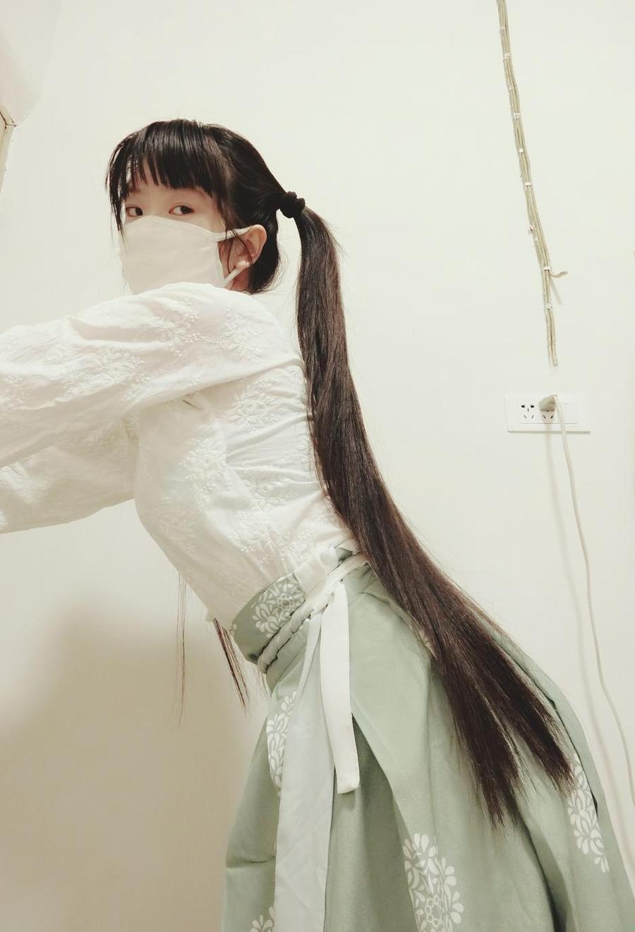 西尔酱校服白s丝图包cos作品摄影，细节处理完美无瑕，制作精益求精