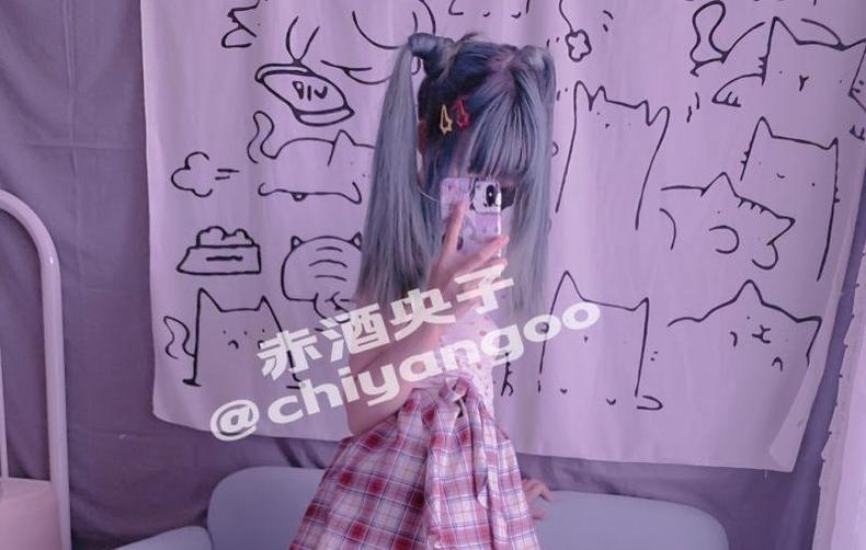 华丽cos的赤酒姬解，再现经典作品场景