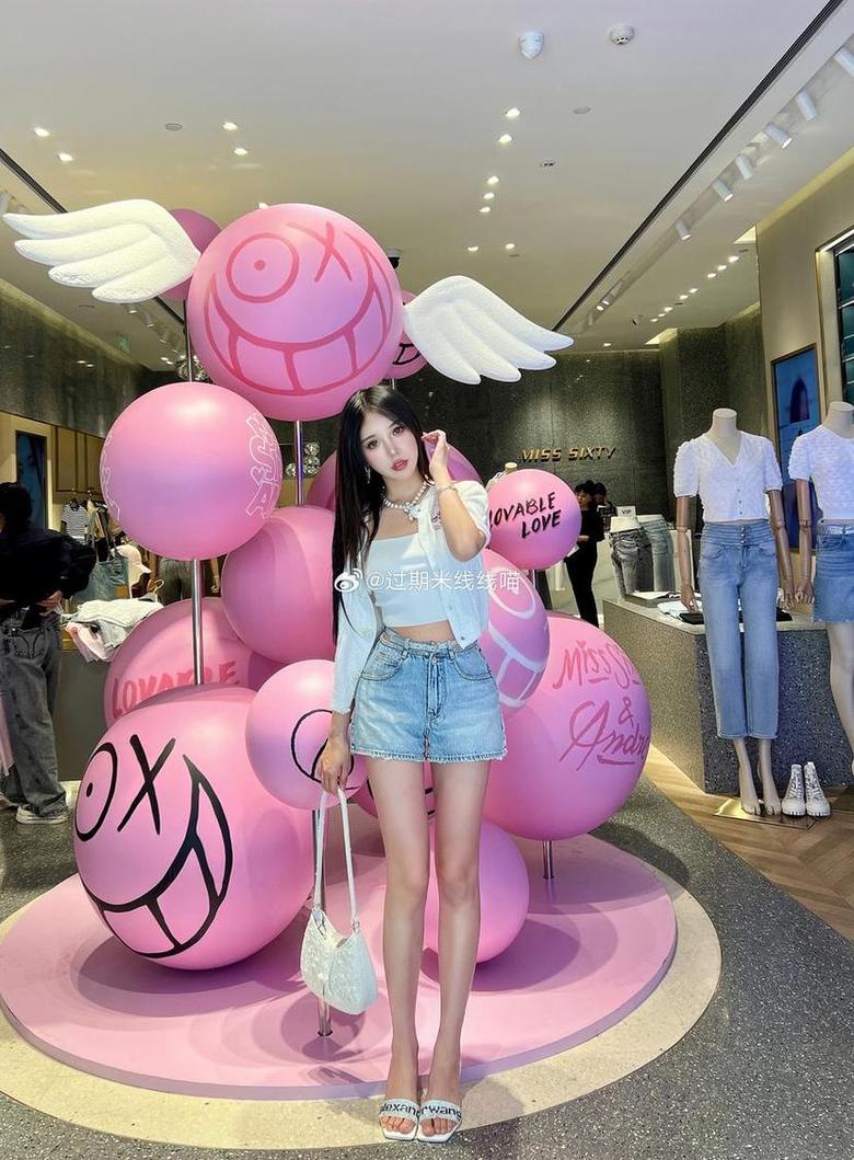 漫步异次元：过期米线线喵的摄影美图