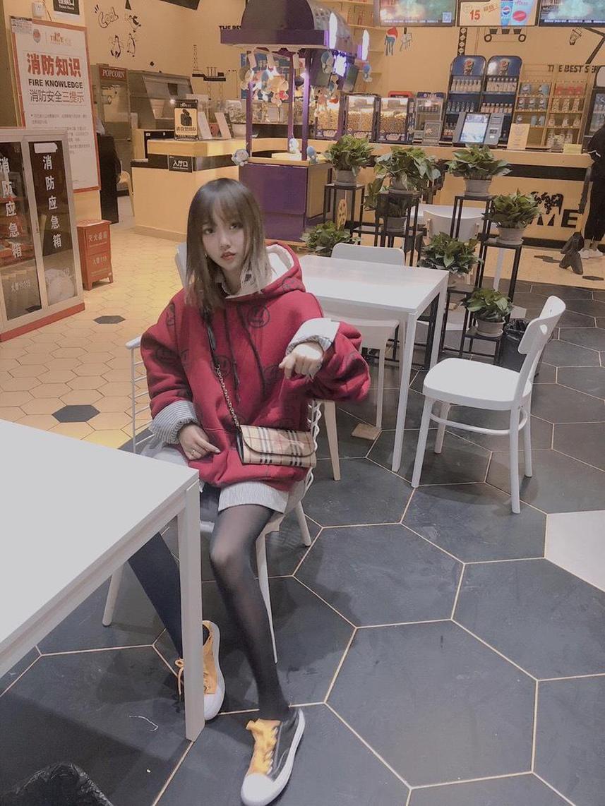 过期米线线喵cosplay图片壁纸狂欢