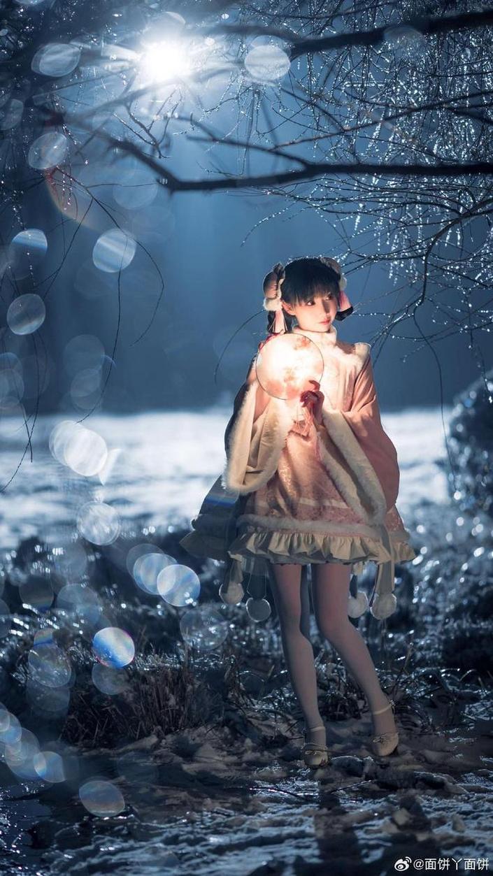 用相机记录下面饼仙儿cosplay时刻，这些照片已成经典